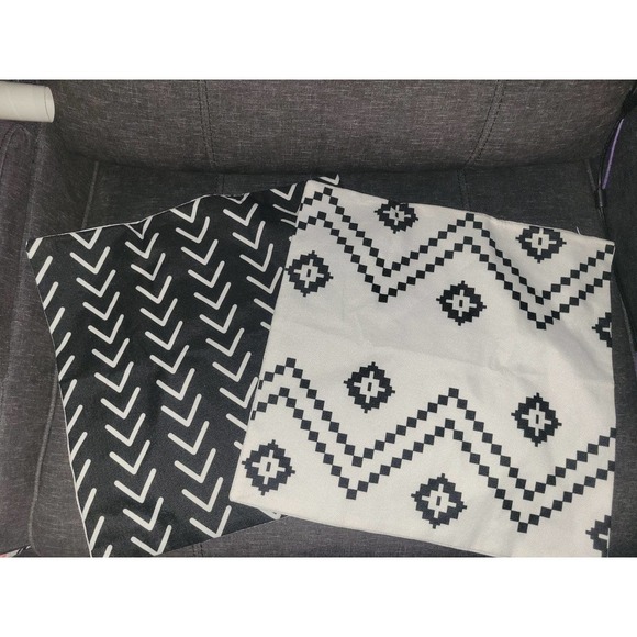 Set of 2 pillow cases, black and white, Aztec - Picture 1 of 4